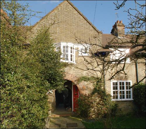40 Asmuns Place